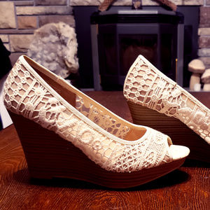 American Eagle AE Wedges